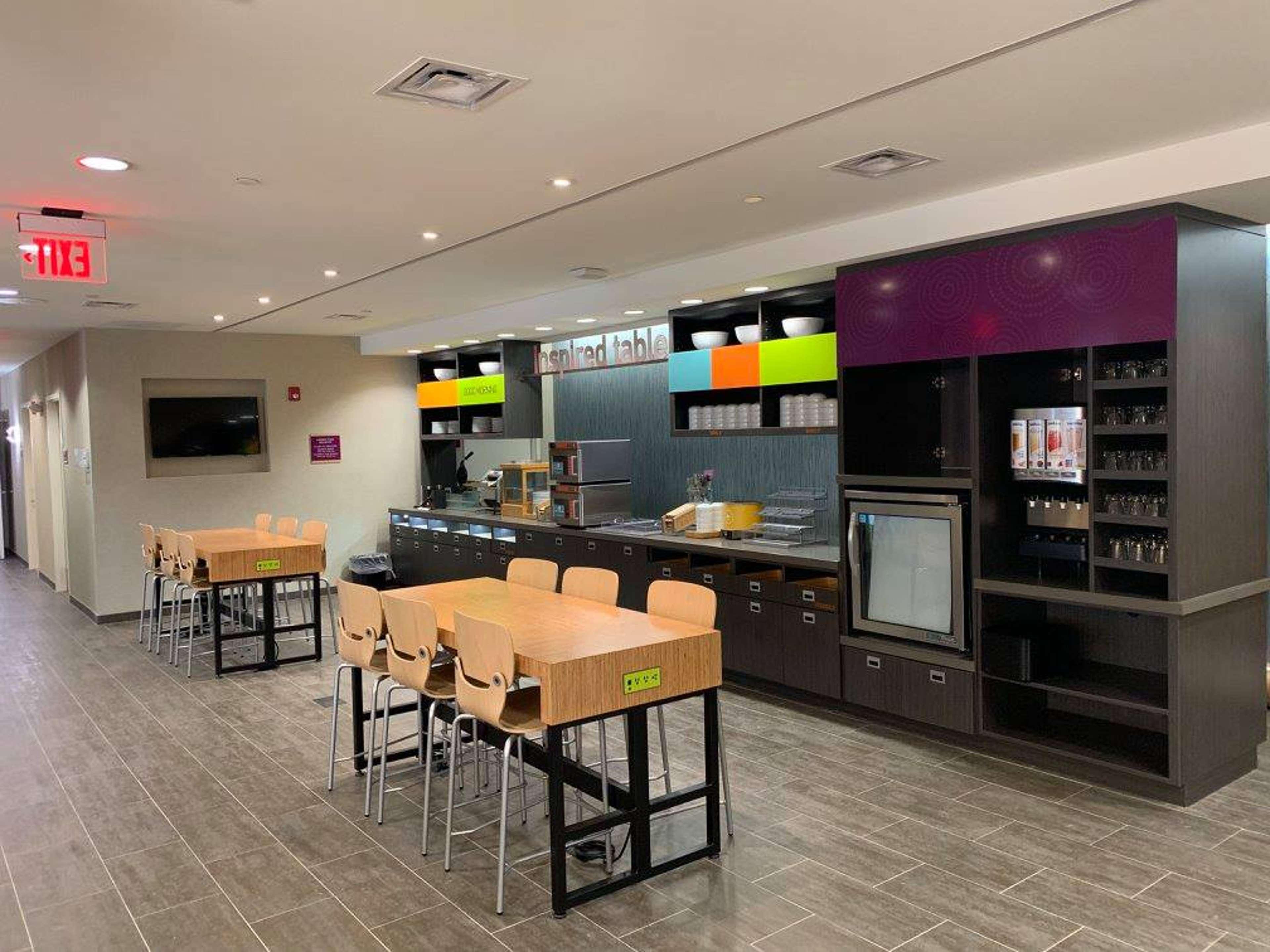 Home2 Suites By Hilton Newark Airport Экстерьер фото