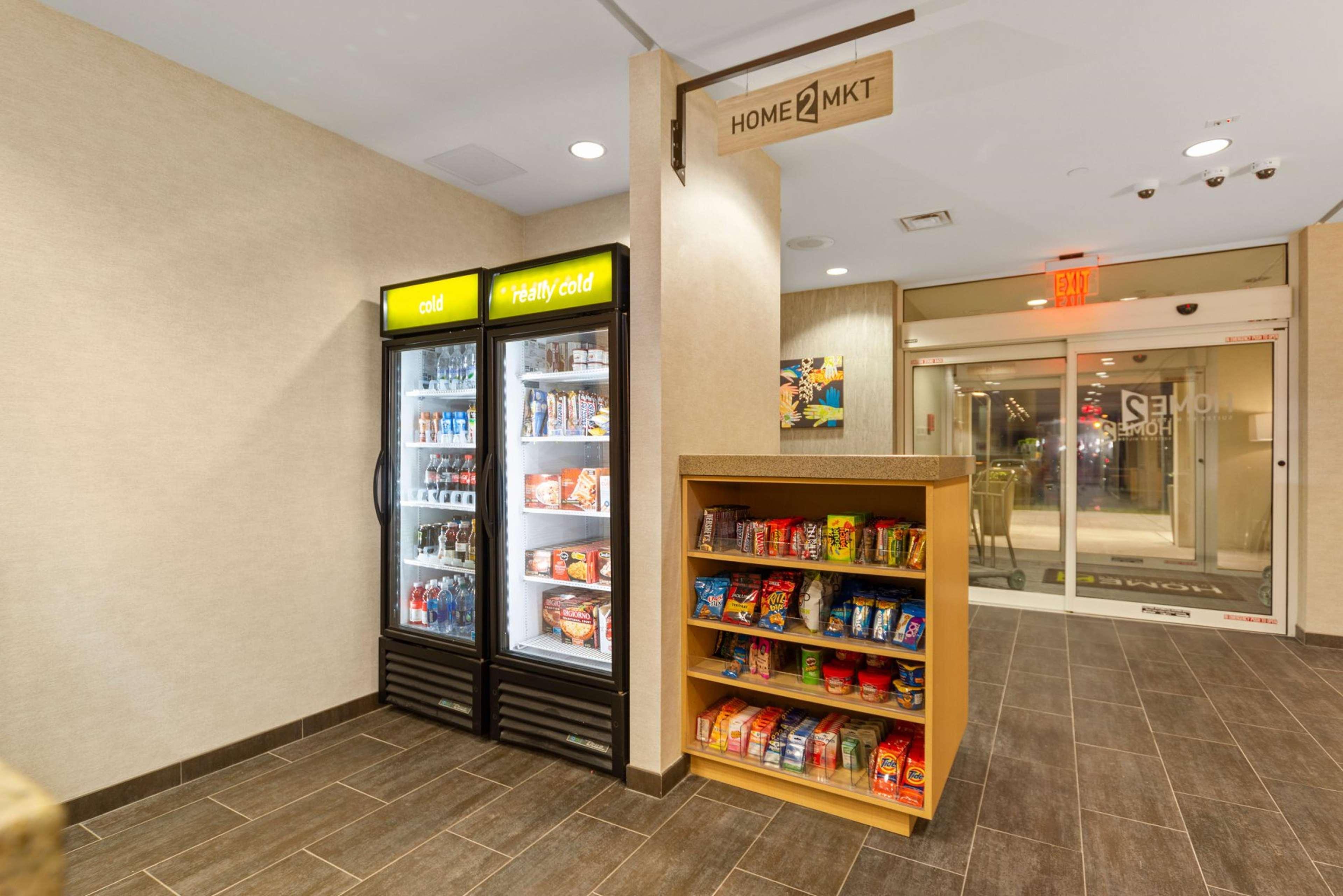 Home2 Suites By Hilton Newark Airport Экстерьер фото