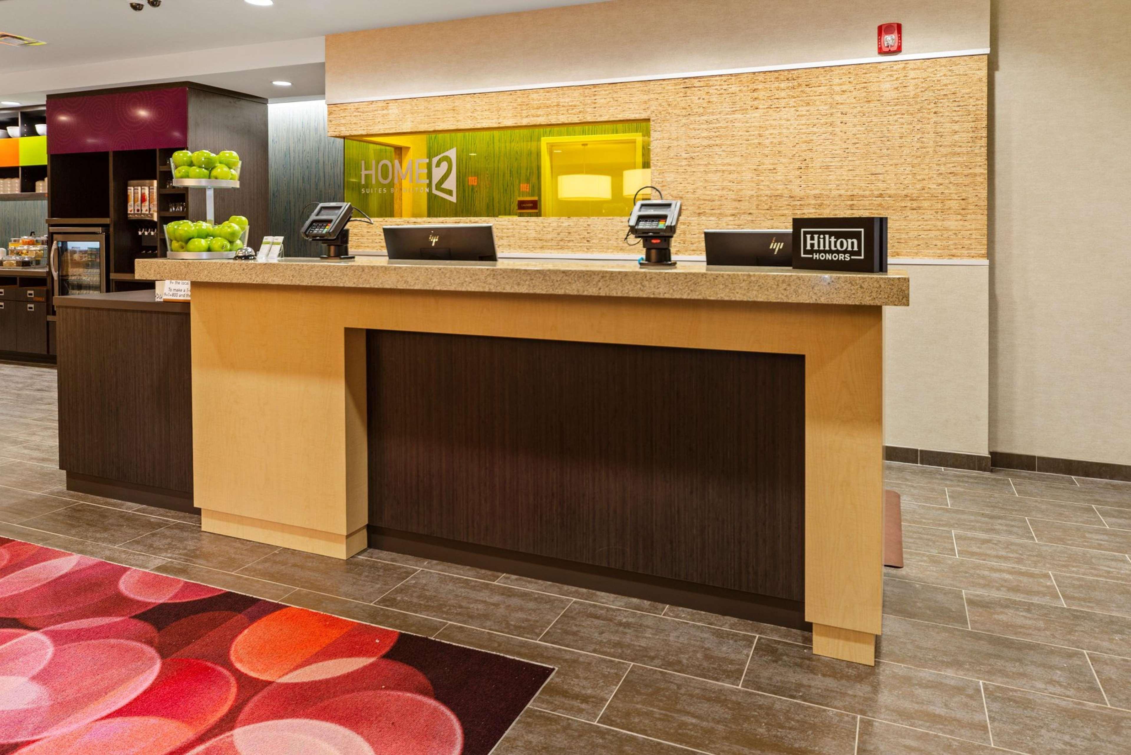 Home2 Suites By Hilton Newark Airport Экстерьер фото