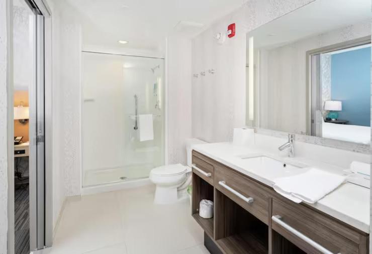 Home2 Suites By Hilton Newark Airport Экстерьер фото