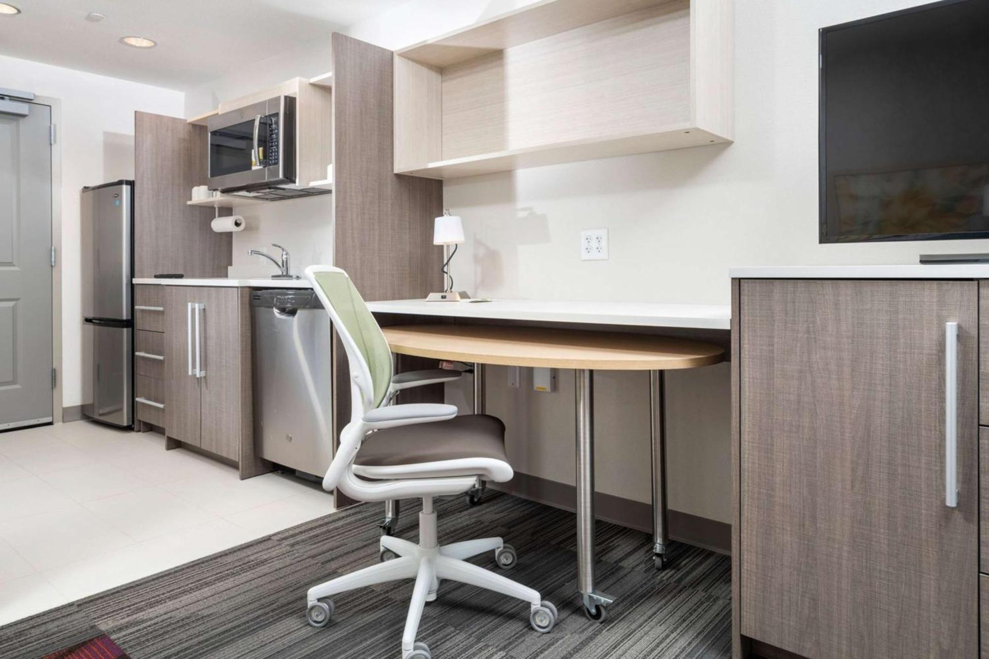Home2 Suites By Hilton Newark Airport Экстерьер фото