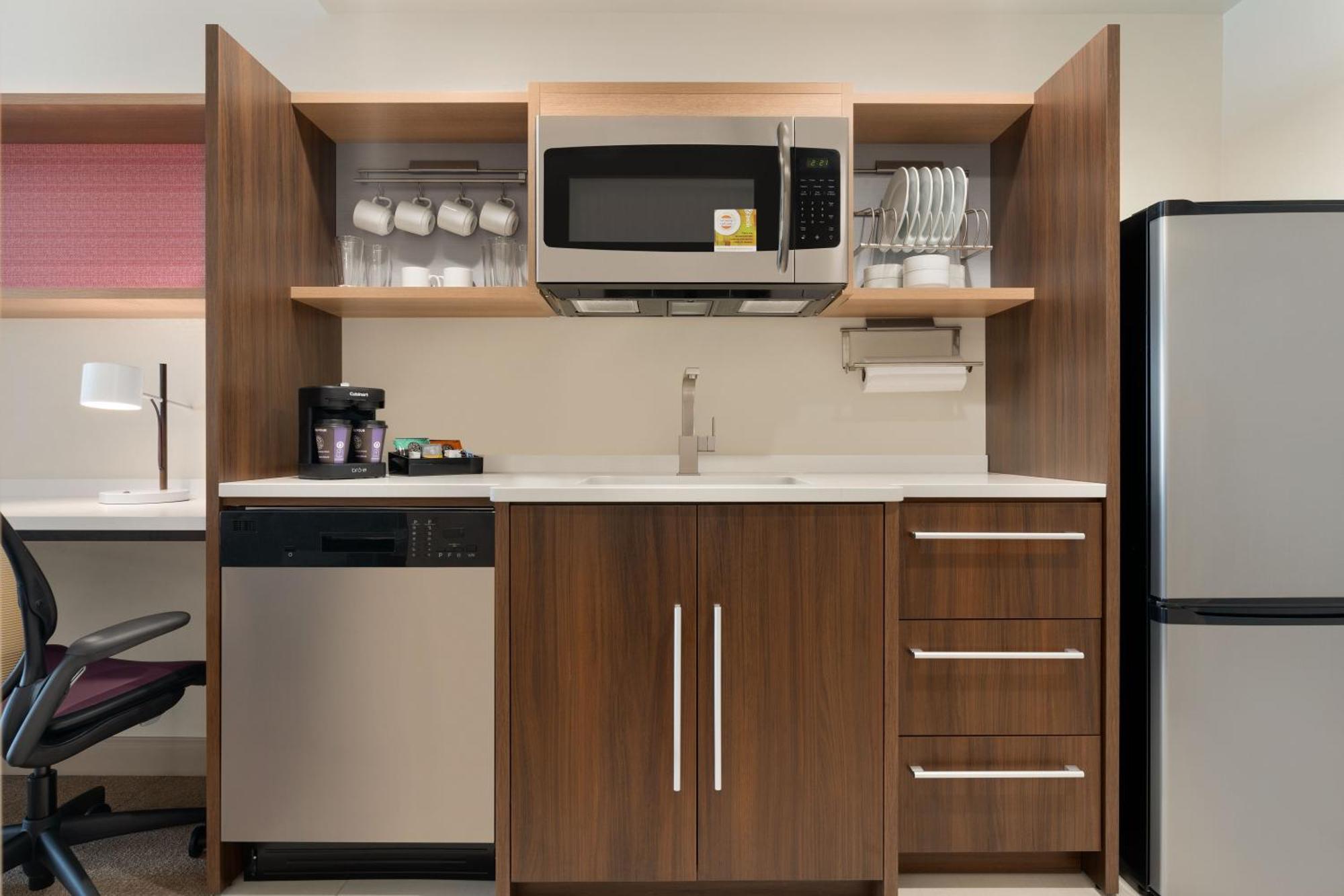 Home2 Suites By Hilton Newark Airport Экстерьер фото